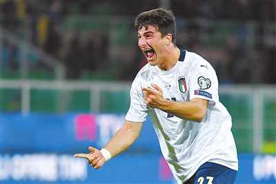 他们在中场 他们在中场